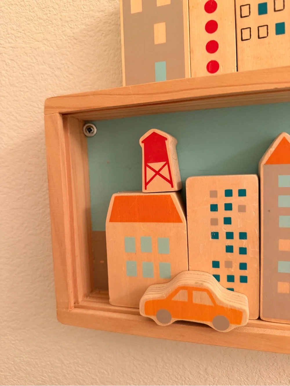 Dwell Studio “Skyline” City Play Set & 3 hooded towels (vintage)